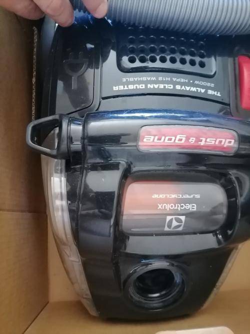 Bagless Vacuums *GRAB THIS DEAL*NEW ELECTROLUX SUPERCYCLONE BAGLESS